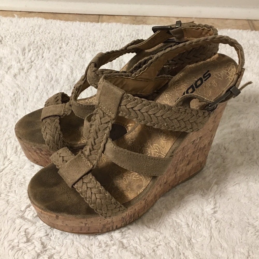 Soda wedge heels